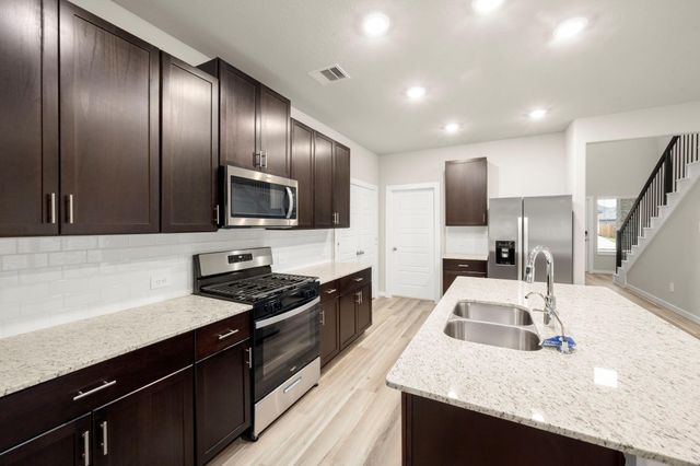 18733 Timber Glen Drive, Conroe, TX 77316