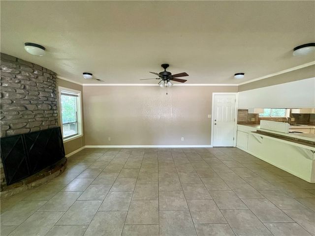 1607 McRay Avenue, Springdale, AR 72762
