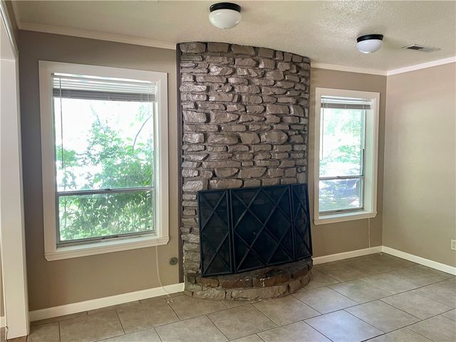 1607 McRay Avenue, Springdale, AR 72762