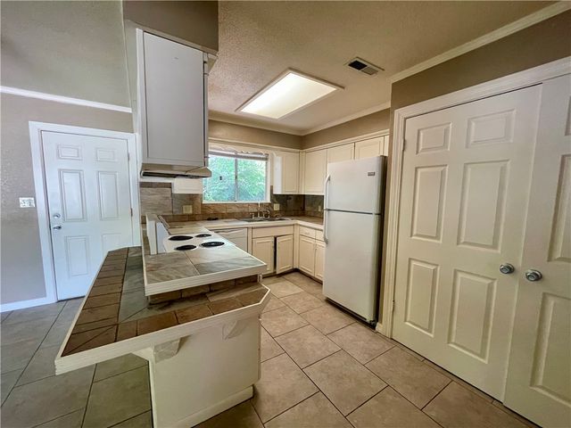 1607 McRay Avenue, Springdale, AR 72762