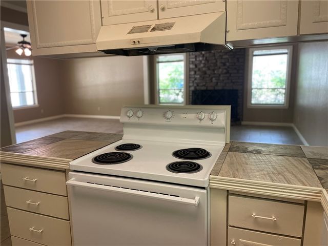 1607 McRay Avenue, Springdale, AR 72762