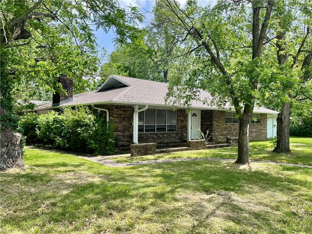 1607 McRay Avenue, Springdale, AR 72762