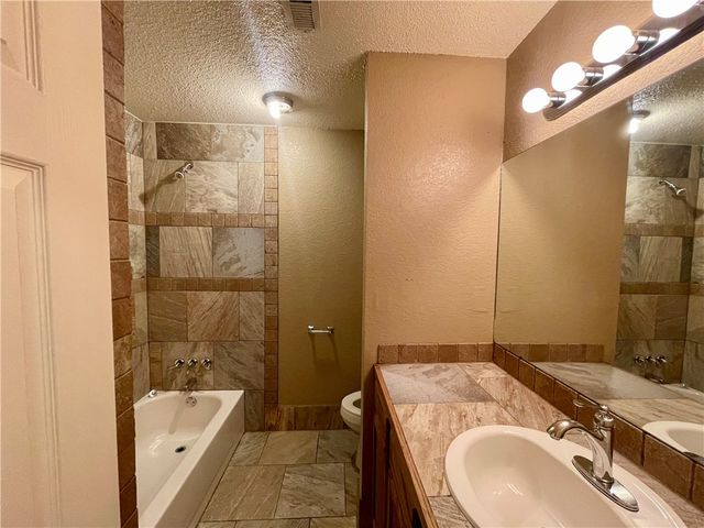 1607 McRay Avenue, Springdale, AR 72762
