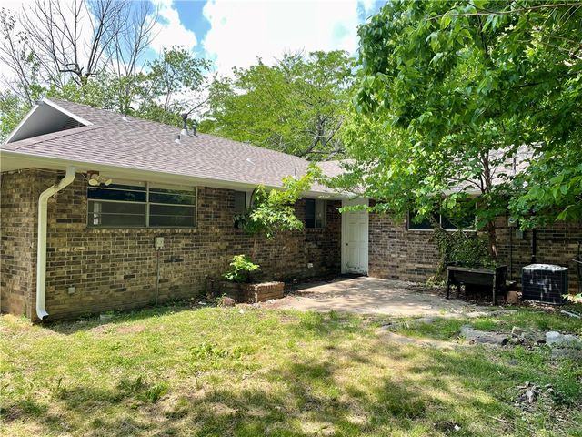 1607 McRay Avenue, Springdale, AR 72762