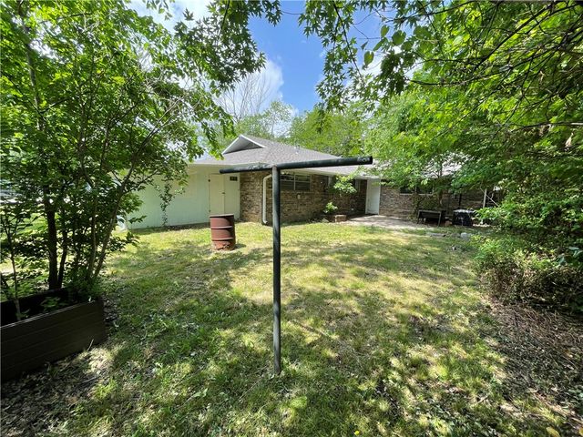 1607 McRay Avenue, Springdale, AR 72762