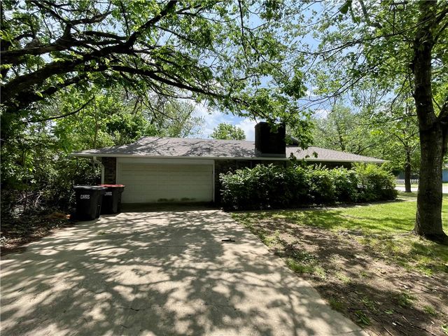 1607 McRay Avenue, Springdale, AR 72762