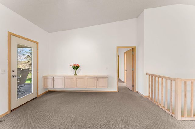 8914 Hilloway Road, Eden Prairie, MN 55347