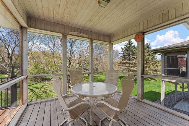 8914 Hilloway Road, Eden Prairie, MN 55347