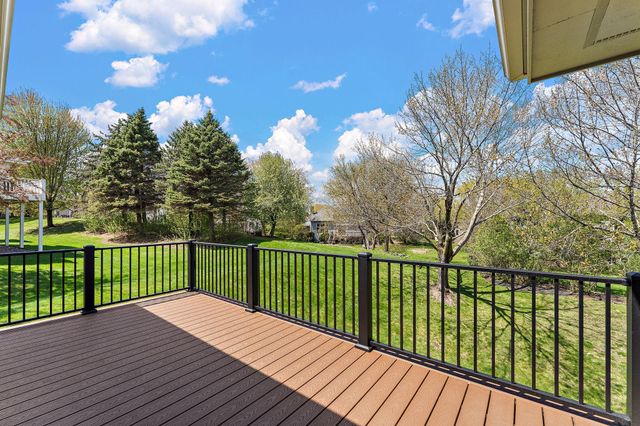 8914 Hilloway Road, Eden Prairie, MN 55347