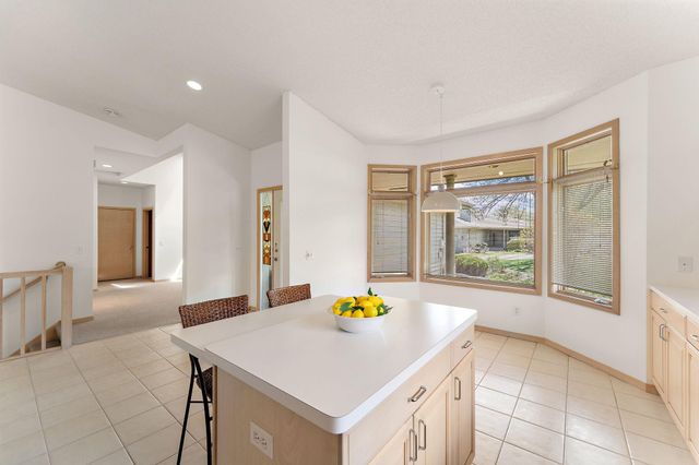 8914 Hilloway Road, Eden Prairie, MN 55347