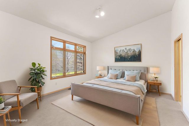 8914 Hilloway Road, Eden Prairie, MN 55347