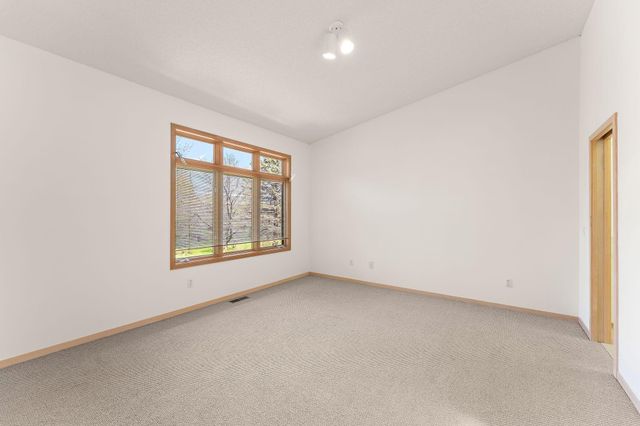 8914 Hilloway Road, Eden Prairie, MN 55347