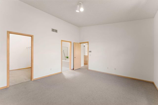 8914 Hilloway Road, Eden Prairie, MN 55347