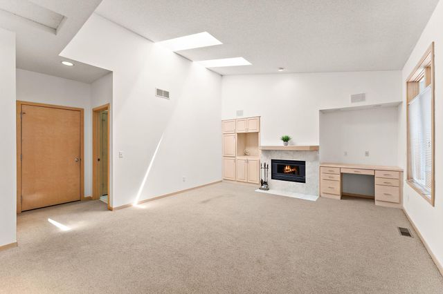 8914 Hilloway Road, Eden Prairie, MN 55347