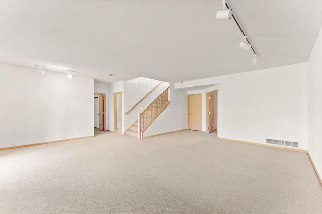 8914 Hilloway Road, Eden Prairie, MN 55347