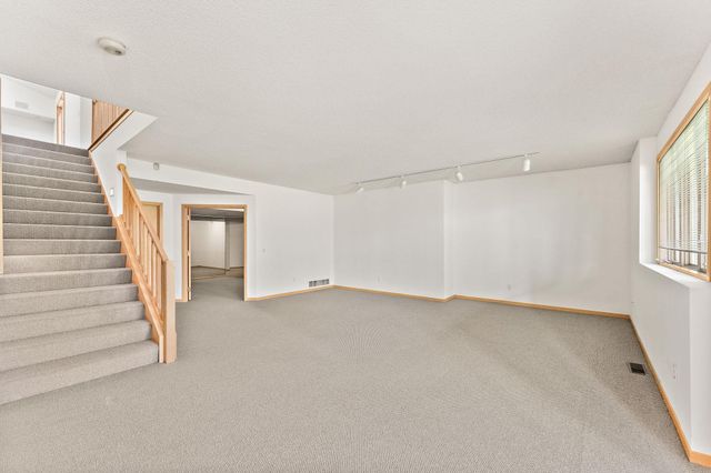 8914 Hilloway Road, Eden Prairie, MN 55347