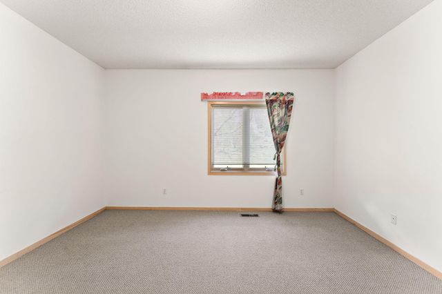 8914 Hilloway Road, Eden Prairie, MN 55347