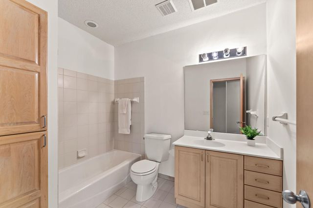8914 Hilloway Road, Eden Prairie, MN 55347