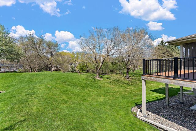 8914 Hilloway Road, Eden Prairie, MN 55347