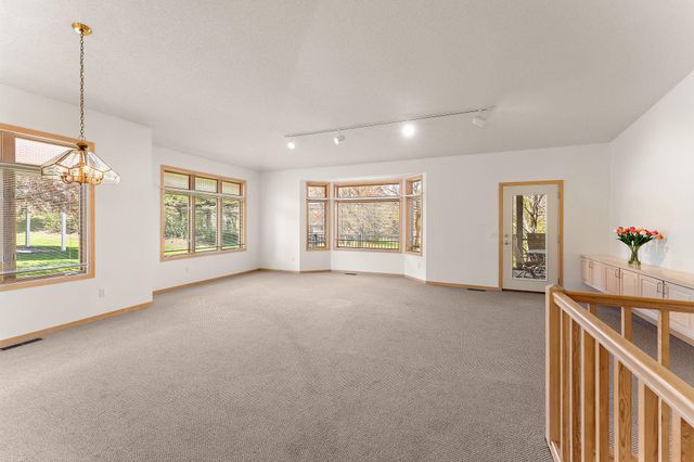 8914 Hilloway Road, Eden Prairie, MN 55347
