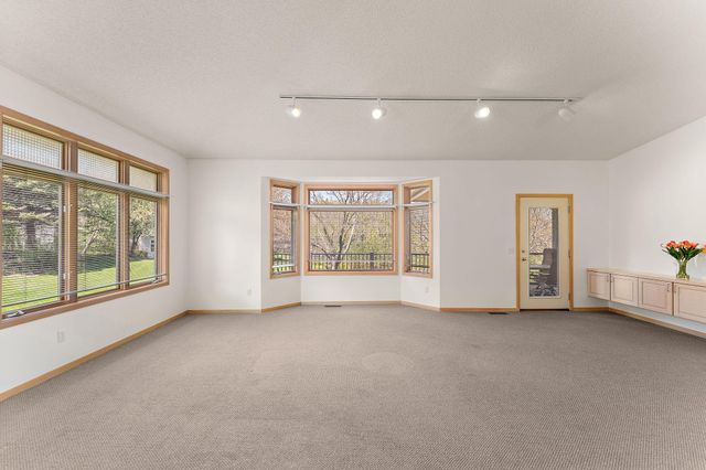 8914 Hilloway Road, Eden Prairie, MN 55347