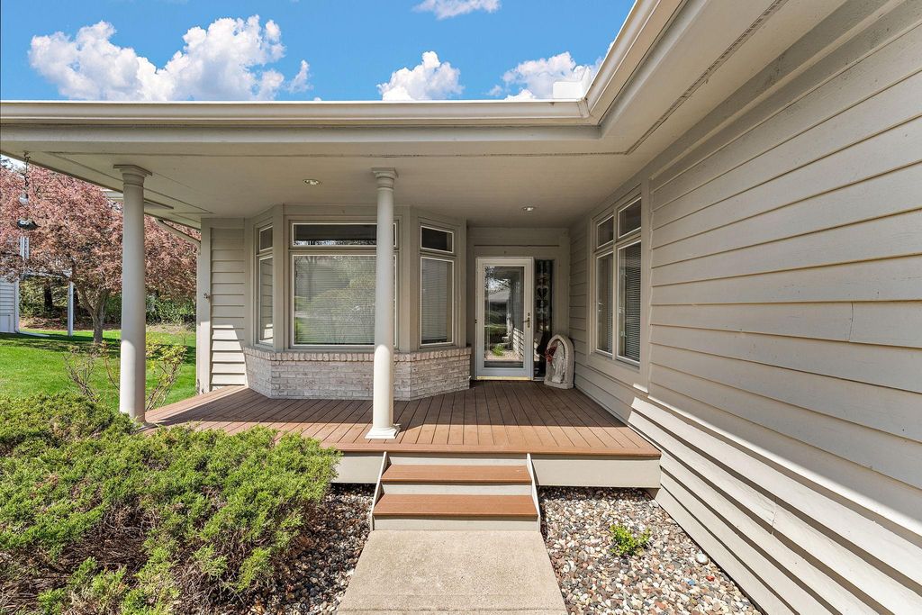 8914 Hilloway Road, Eden Prairie, MN 55347 — photo 2