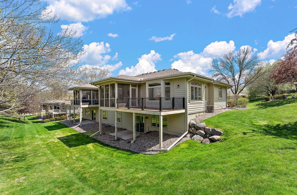 8914 Hilloway Road, Eden Prairie, MN 55347 — photo 3