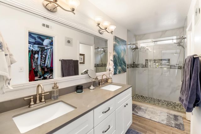 1380 Pebblewood Dr, Sacramento, CA 95833