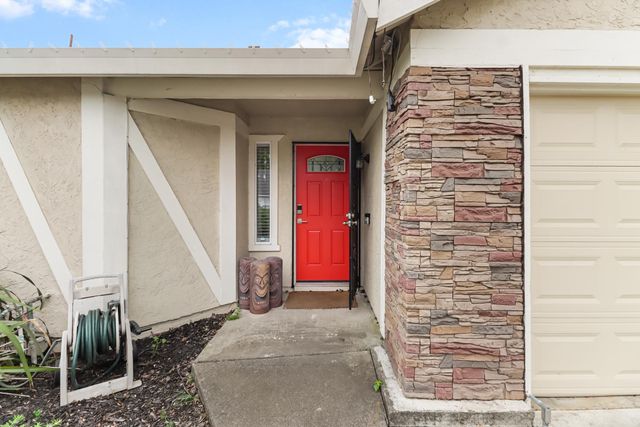 1380 Pebblewood Dr, Sacramento, CA 95833