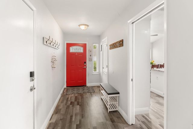 1380 Pebblewood Dr, Sacramento, CA 95833