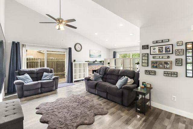 1380 Pebblewood Dr, Sacramento, CA 95833