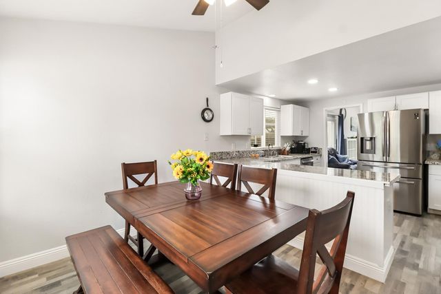 1380 Pebblewood Dr, Sacramento, CA 95833