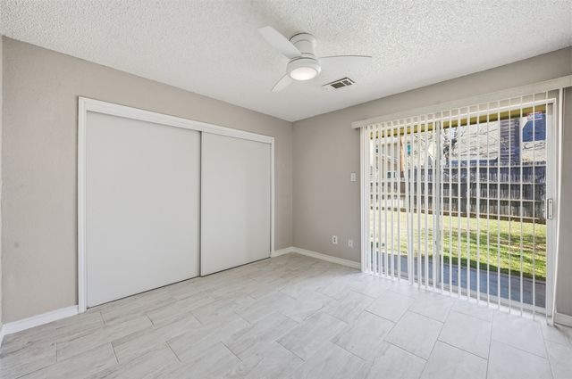 1471 Meadowood Village Drive, Fort Worth, TX 76120