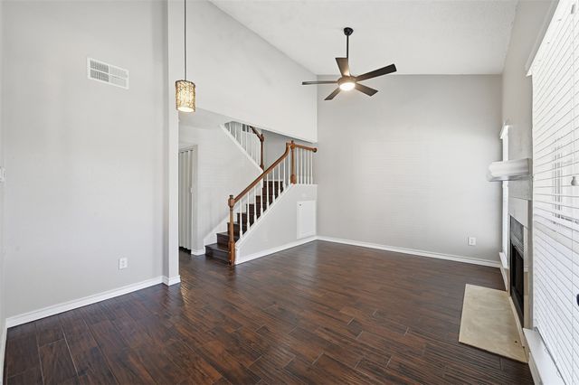 1471 Meadowood Village Drive, Fort Worth, TX 76120