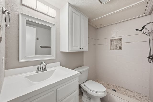 1471 Meadowood Village Drive, Fort Worth, TX 76120