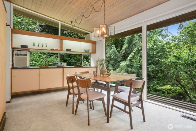 11880 NE 36th Place, Bellevue, WA 98005