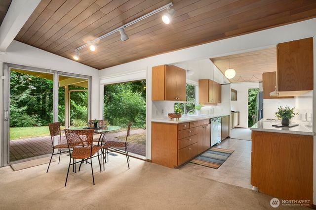 11880 NE 36th Place, Bellevue, WA 98005