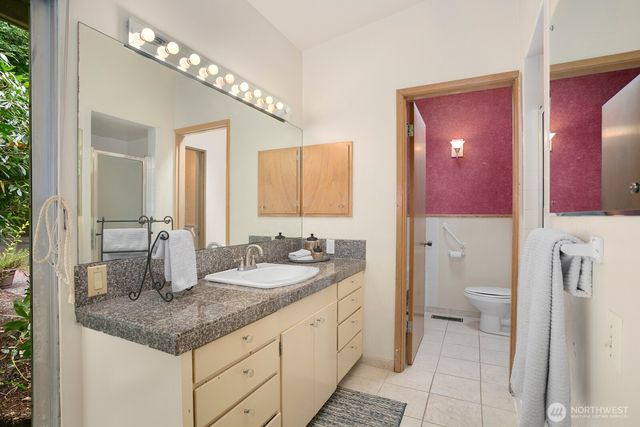 11880 NE 36th Place, Bellevue, WA 98005