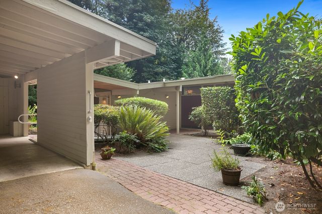 11880 NE 36th Place, Bellevue, WA 98005