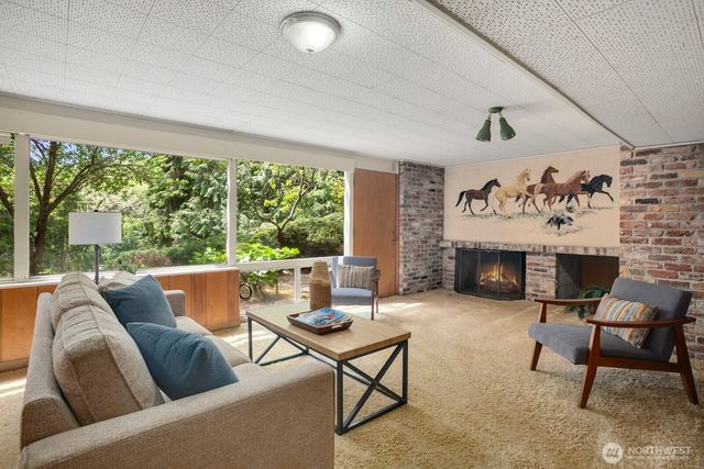 11880 NE 36th Place, Bellevue, WA 98005