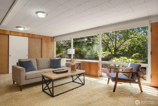 11880 NE 36th Place, Bellevue, WA 98005
