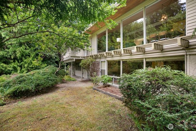 11880 NE 36th Place, Bellevue, WA 98005