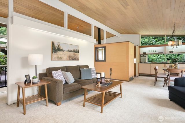 11880 NE 36th Place, Bellevue, WA 98005