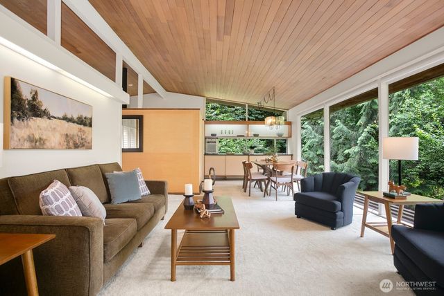 11880 NE 36th Place, Bellevue, WA 98005