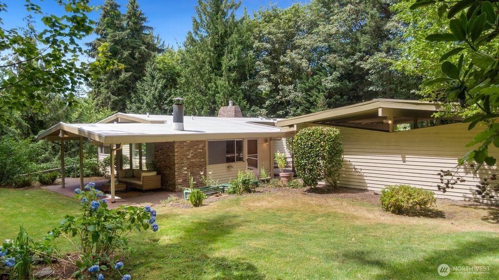 11880 NE 36th Place, Bellevue, WA 98005