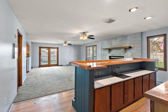 9542 Roosevelt Place, Crown Point, IN 46307