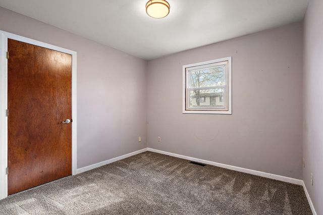 9542 Roosevelt Place, Crown Point, IN 46307