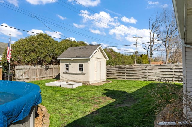 9542 Roosevelt Place, Crown Point, IN 46307