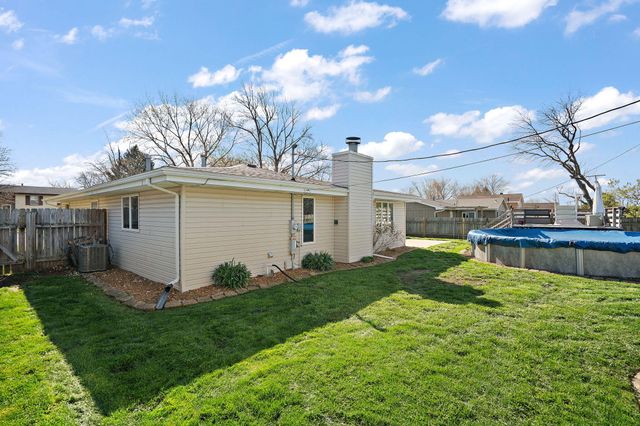 9542 Roosevelt Place, Crown Point, IN 46307