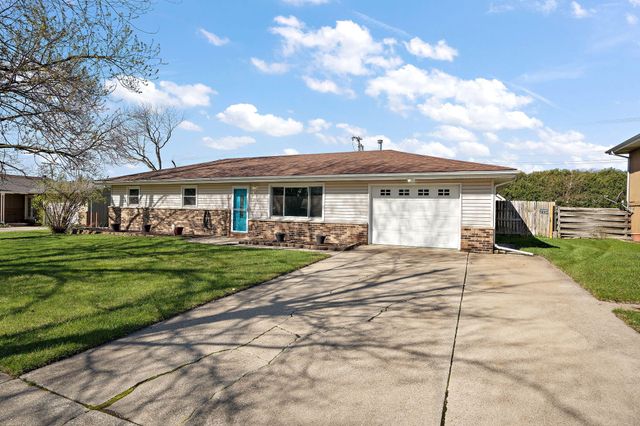 9542 Roosevelt Place, Crown Point, IN 46307